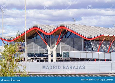 Barajas .